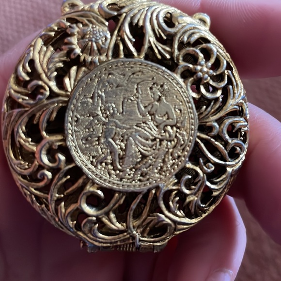 Vintage locket pendant necklace - Picture 4 of 5